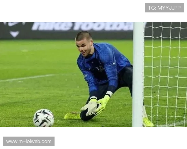 巴黎FC点球绝平马赛，门将鲁利犯规送点